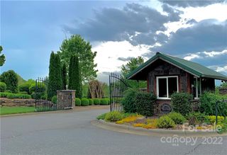 1022 Table View Drive 68, Morganton, NC 28655
