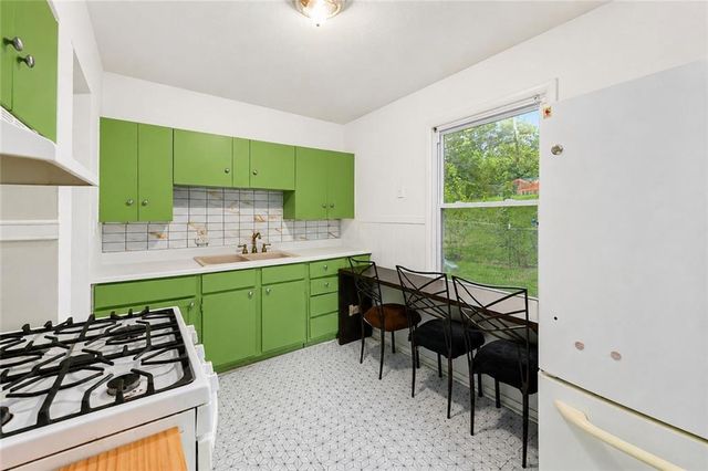7406 S PARK Road, Kansas City, MO 64129