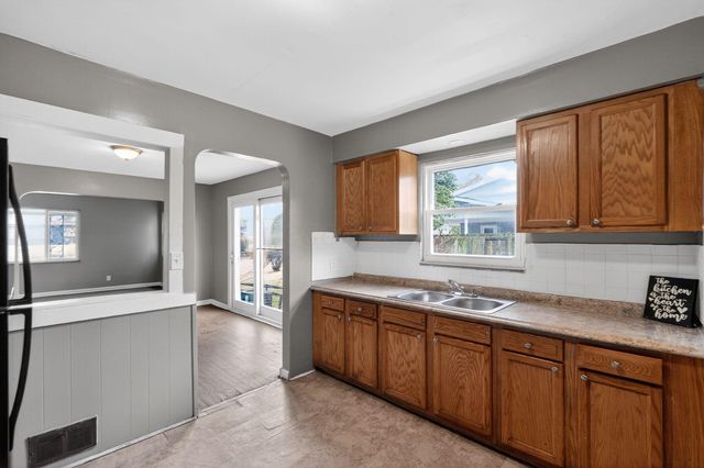 161 S James Road, Columbus, OH 43213