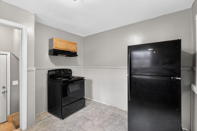 161 S James Road, Columbus, OH 43213