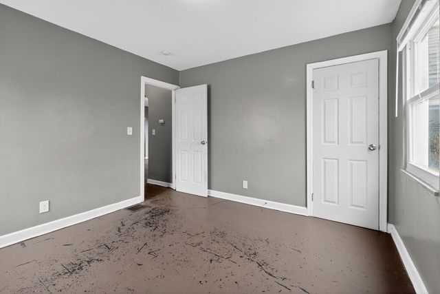 161 S James Road, Columbus, OH 43213