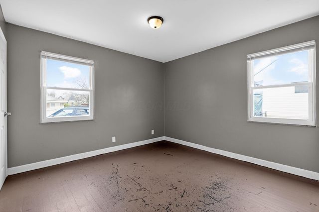 161 S James Road, Columbus, OH 43213