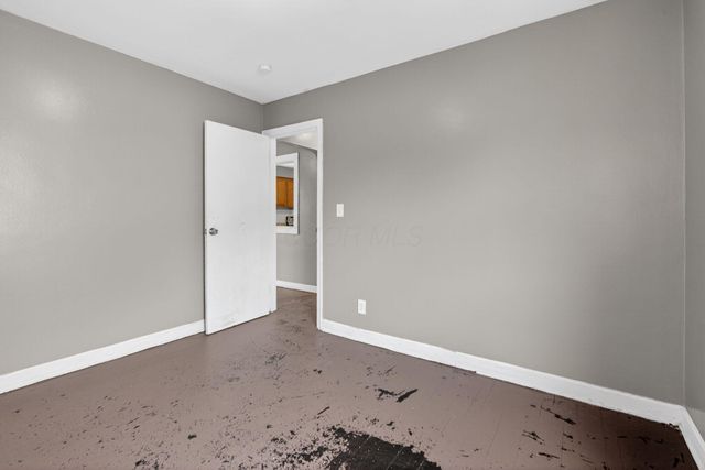 161 S James Road, Columbus, OH 43213