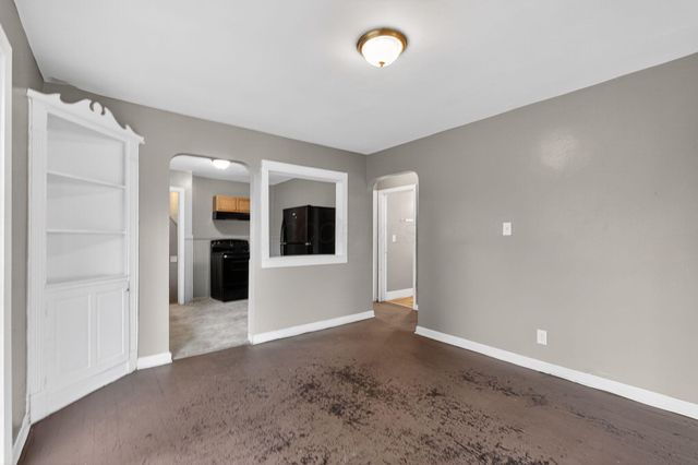 161 S James Road, Columbus, OH 43213