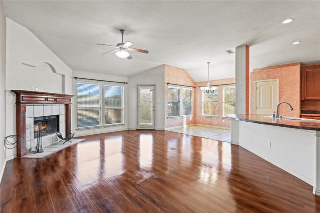 200 Chimney Rock Drive, Waxahachie, TX 75167