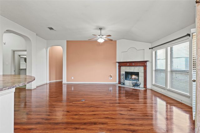 200 Chimney Rock Drive, Waxahachie, TX 75167