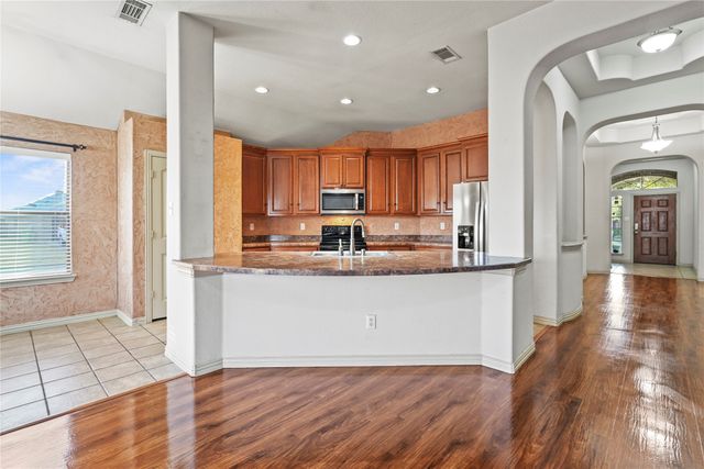 200 Chimney Rock Drive, Waxahachie, TX 75167