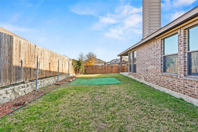 200 Chimney Rock Drive, Waxahachie, TX 75167