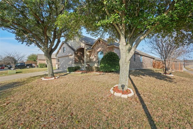 200 Chimney Rock Drive, Waxahachie, TX 75167