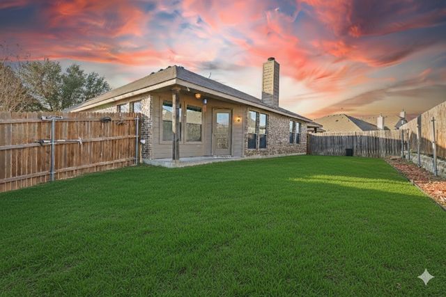 200 Chimney Rock Drive, Waxahachie, TX 75167