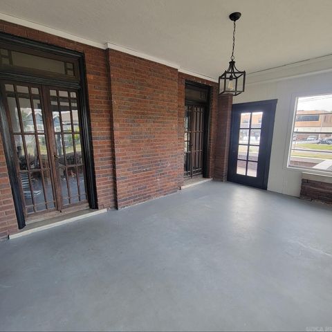 476 E Boswell, Batesville, AR 72501