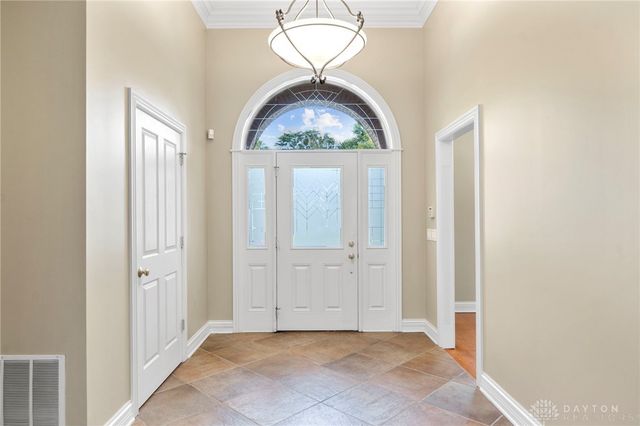 376 Yankee Trace Drive, Dayton, OH 45458