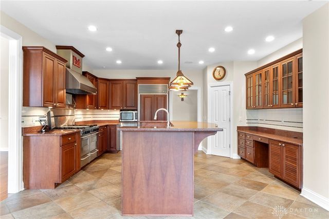 376 Yankee Trace Drive, Dayton, OH 45458