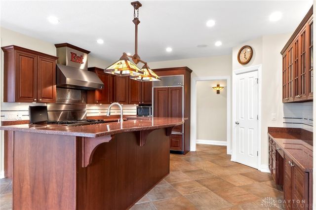 376 Yankee Trace Drive, Dayton, OH 45458