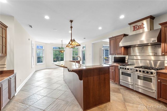 376 Yankee Trace Drive, Dayton, OH 45458