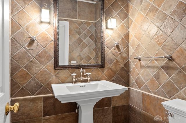 376 Yankee Trace Drive, Dayton, OH 45458