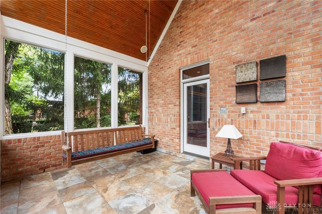 376 Yankee Trace Drive, Dayton, OH 45458