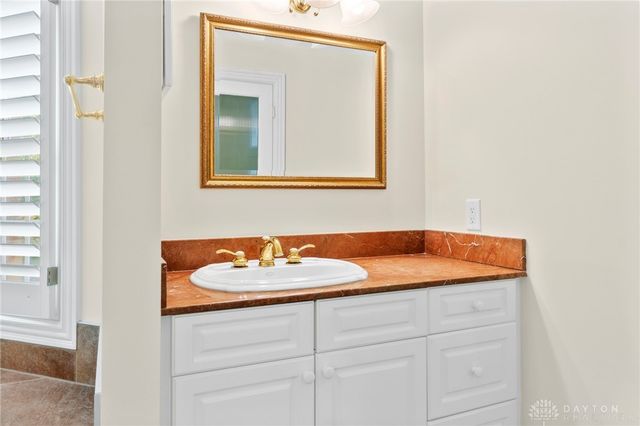 376 Yankee Trace Drive, Dayton, OH 45458