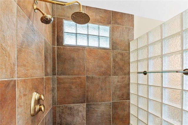 376 Yankee Trace Drive, Dayton, OH 45458