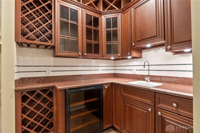 376 Yankee Trace Drive, Dayton, OH 45458