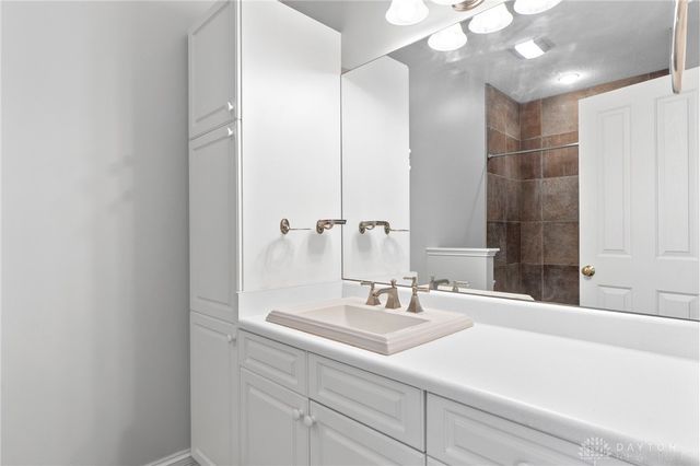 376 Yankee Trace Drive, Dayton, OH 45458