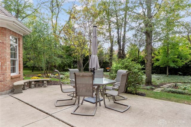 376 Yankee Trace Drive, Dayton, OH 45458