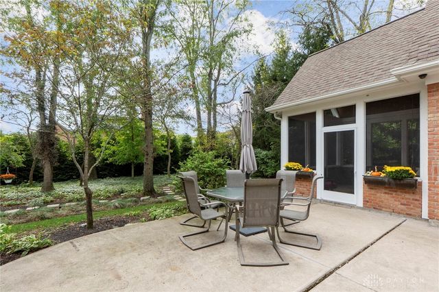 376 Yankee Trace Drive, Dayton, OH 45458