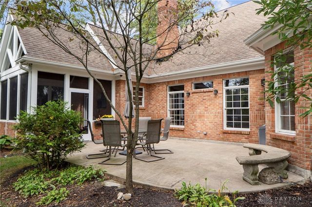 376 Yankee Trace Drive, Dayton, OH 45458