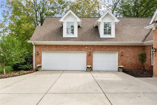 376 Yankee Trace Drive, Dayton, OH 45458