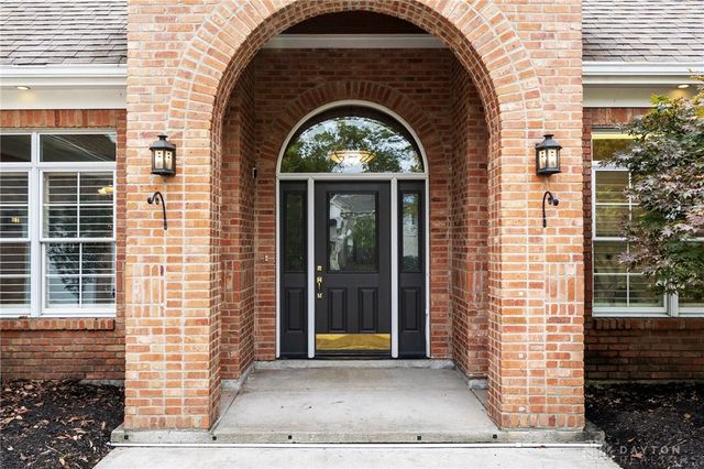 376 Yankee Trace Drive, Dayton, OH 45458