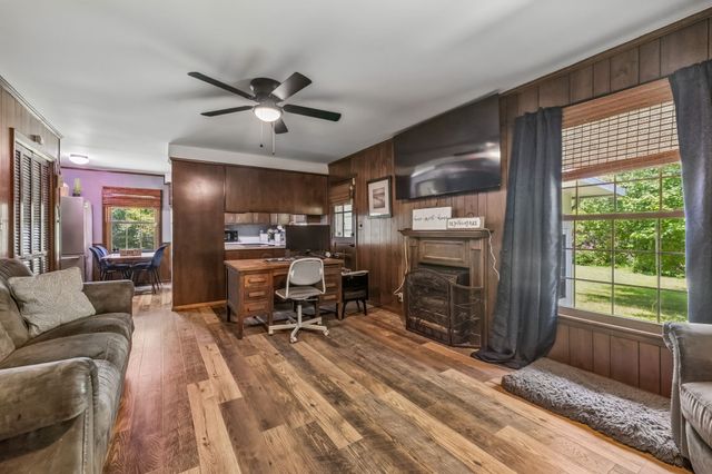 937 Needmore Rd, Clarksville, TN 37040