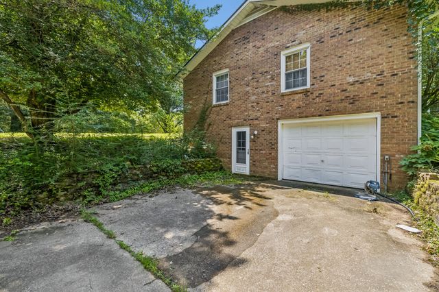 937 Needmore Rd, Clarksville, TN 37040