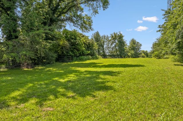 937 Needmore Rd, Clarksville, TN 37040