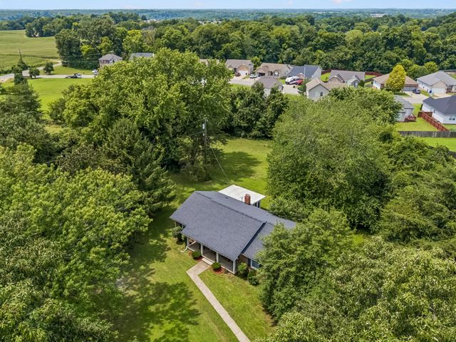 937 Needmore Rd, Clarksville, TN 37040