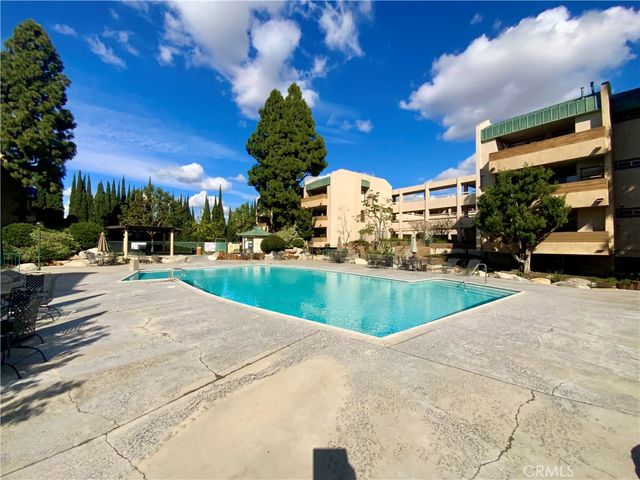 12141 Centralia 111, Lakewood, CA 90715
