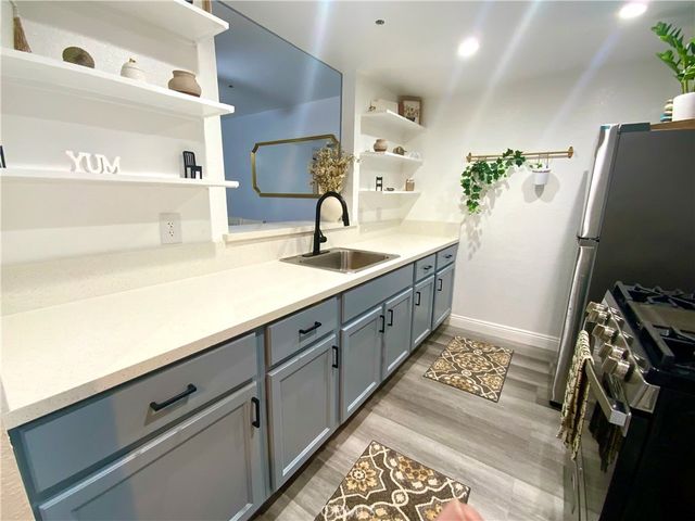 12141 Centralia 111, Lakewood, CA 90715