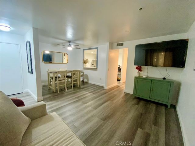 12141 Centralia 111, Lakewood, CA 90715