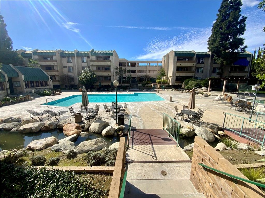 12141 Centralia 111, Lakewood, CA 90715