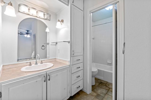 3904 Burr Oak LN, Austin, TX 78727