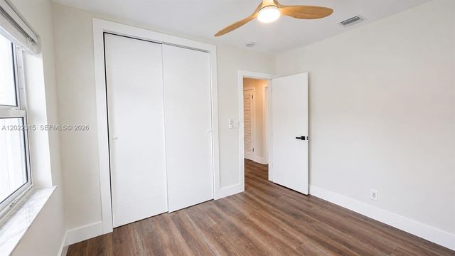 1155 Hayes St, Hollywood, FL 33019