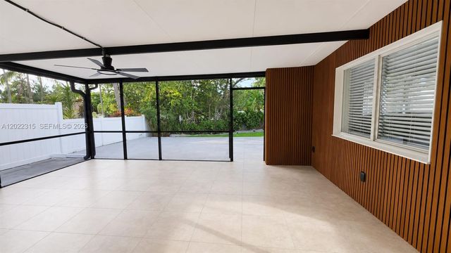 1155 Hayes St, Hollywood, FL 33019