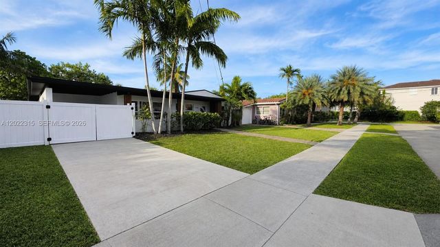 1155 Hayes St, Hollywood, FL 33019