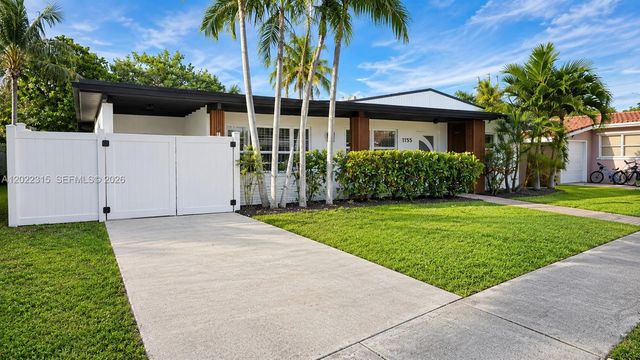 1155 Hayes St, Hollywood, FL 33019
