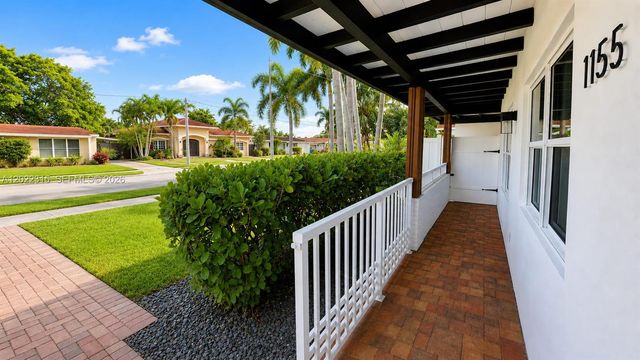 1155 Hayes St, Hollywood, FL 33019