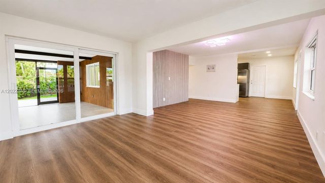 1155 Hayes St, Hollywood, FL 33019