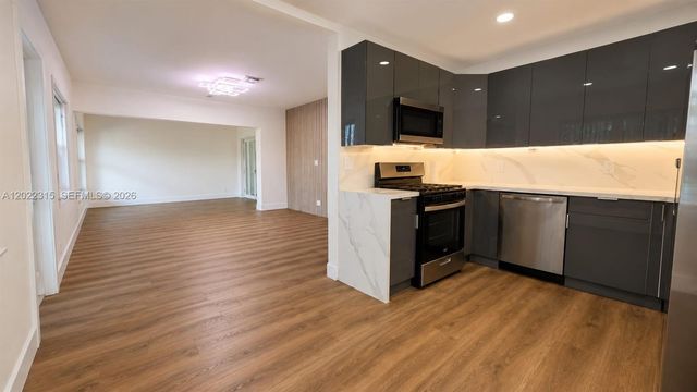 1155 Hayes St, Hollywood, FL 33019