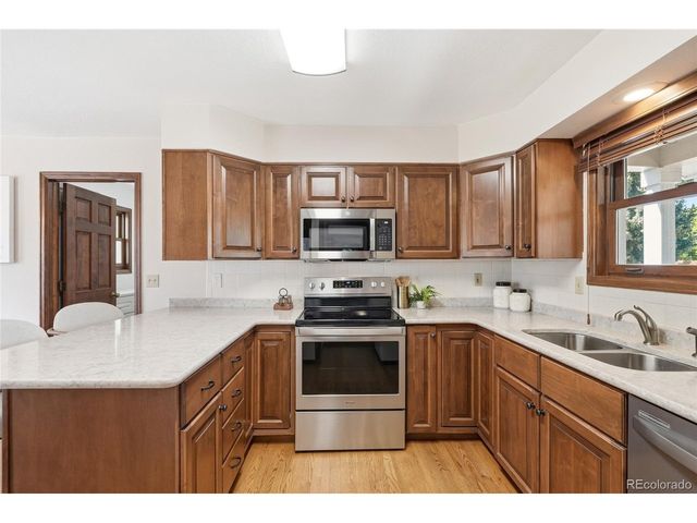 1843 Eisenhower Dr, Louisville, CO 80027