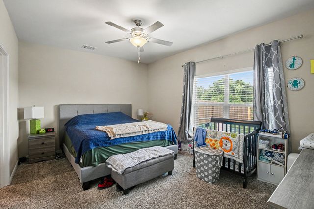 304 Lowery Oaks Trail, Fort Worth, TX 76120