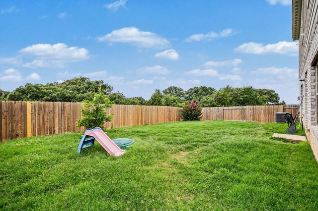 304 Lowery Oaks Trail, Fort Worth, TX 76120