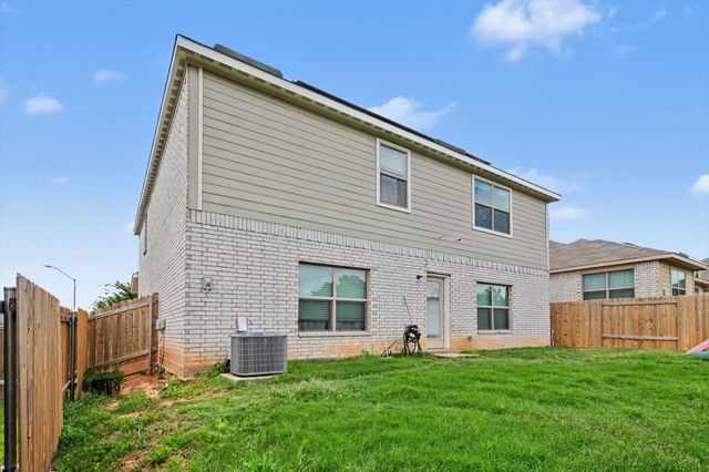 304 Lowery Oaks Trail, Fort Worth, TX 76120